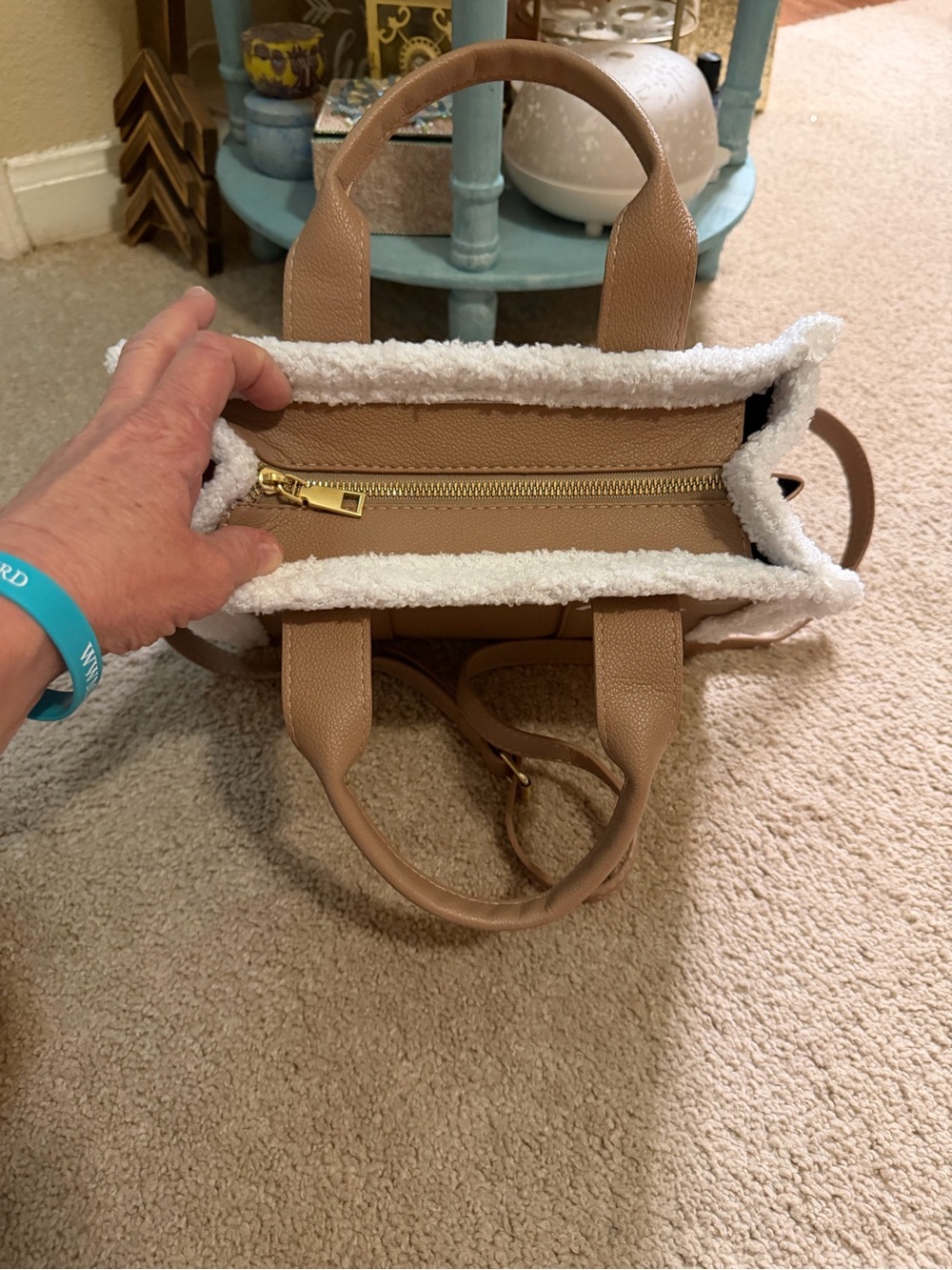 Marc Jacobs Tan Tote with White Faux-Shearling Trim - Picture 2 of 6